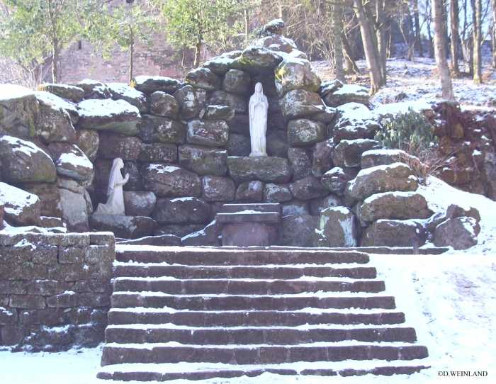 La grotte de Lourdes, 1958